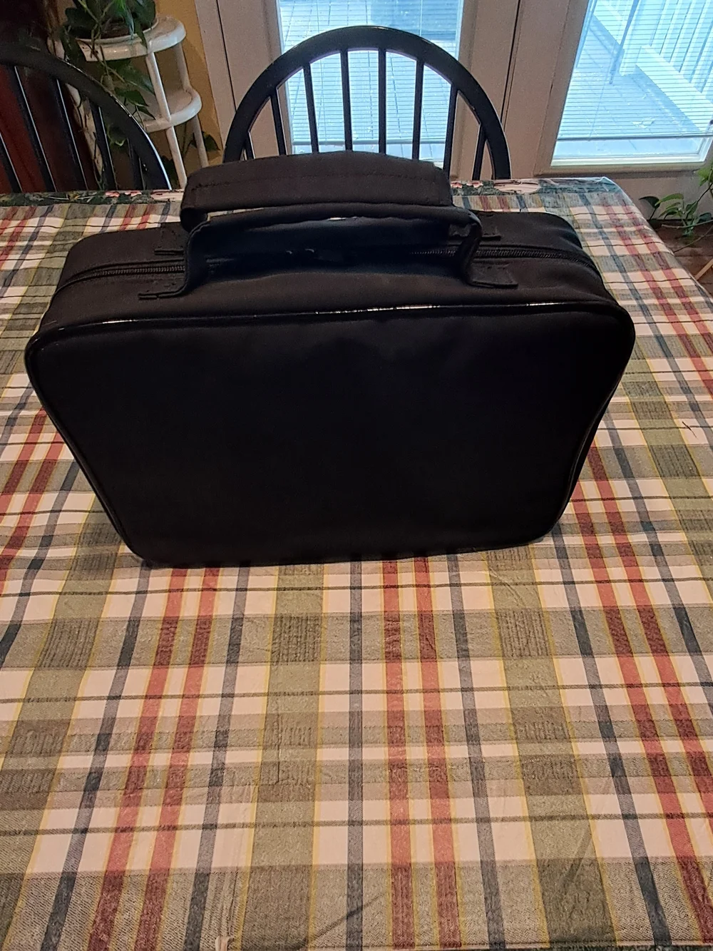 Travel Makeup & Grooming‎ Kit in Black and White